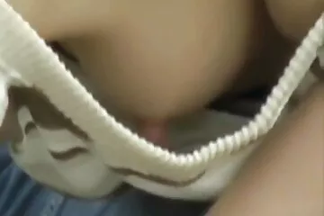 A szexgép nagyon erősen kalapálja a feszes ingyen nézhető pornó fenekemet.