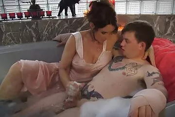 Házi: A feleségem szereti az anya fia szekx anális szexet!.