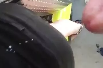 Orosz gyönyörű lányok nedvesek az arany esőtől. gruppen szex video