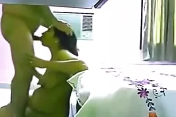 A félénk orosz diáklány közelről mutatta meg szeksz videa szűziességét.