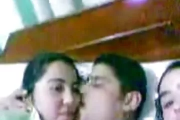 Fiatal orosz csaj lesz szar két srác minden anya sex videok lyukba.