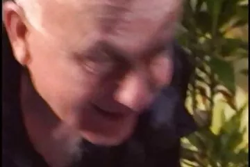 Baba meztelenül roma maszti pózolt és nagy farka lett!.