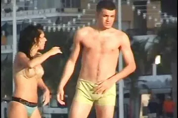 Fiatal barna, akit két buzi harmas szex video szar, egymást is szarják