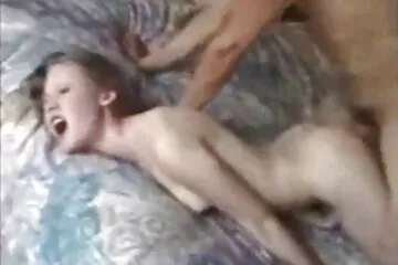 A lány anya fia szex magyarul nem tudott ellenállni és segített a srácnak.