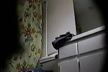 Öreg szukák szartak sexmagyarul egy fiatal srácot.